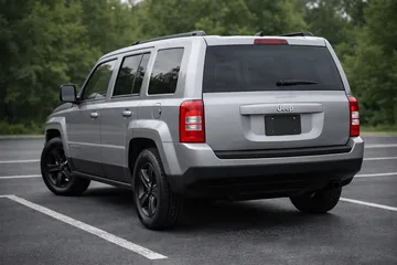 Jeep Patriot 2017 4x4 rental vehicle photo 3