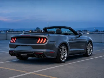 Mustang GT Convertible 2019 RWD rental vehicle photo 3
