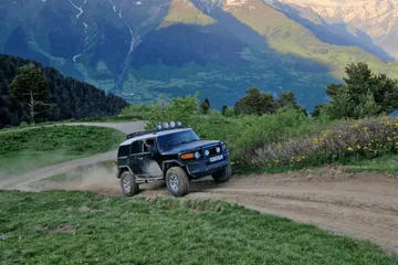 Toyota FJ Cruiser 2013 4x4 rental vehicle photo 2